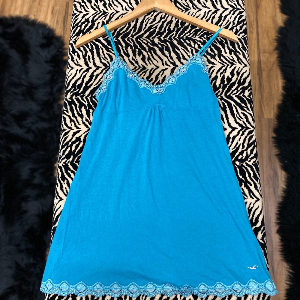 •Hollister Beaded Front Tunic